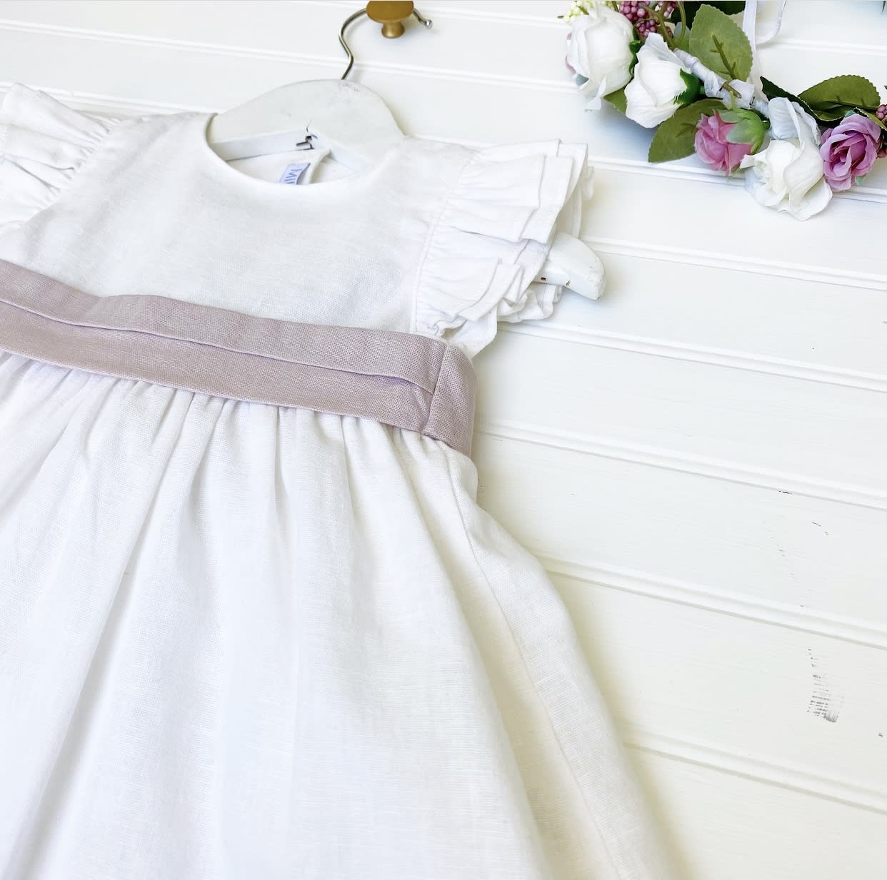 Vestido Lino Crudo Cinto Rosa