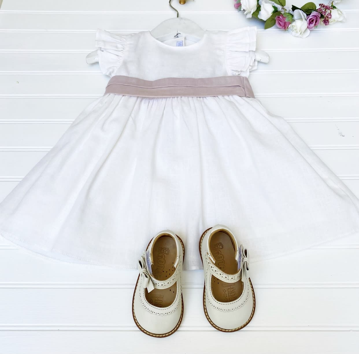 Vestido Lino Crudo Cinto Rosa