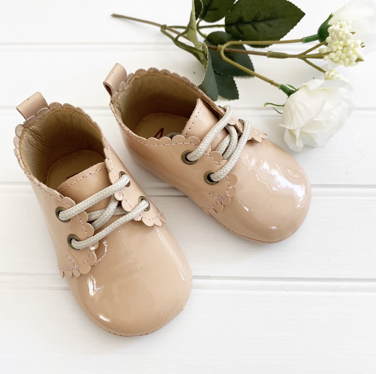 Baby botin nude