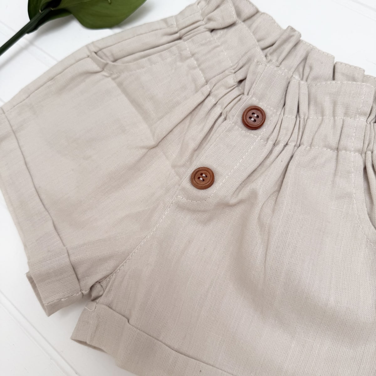 Short niña lino arena