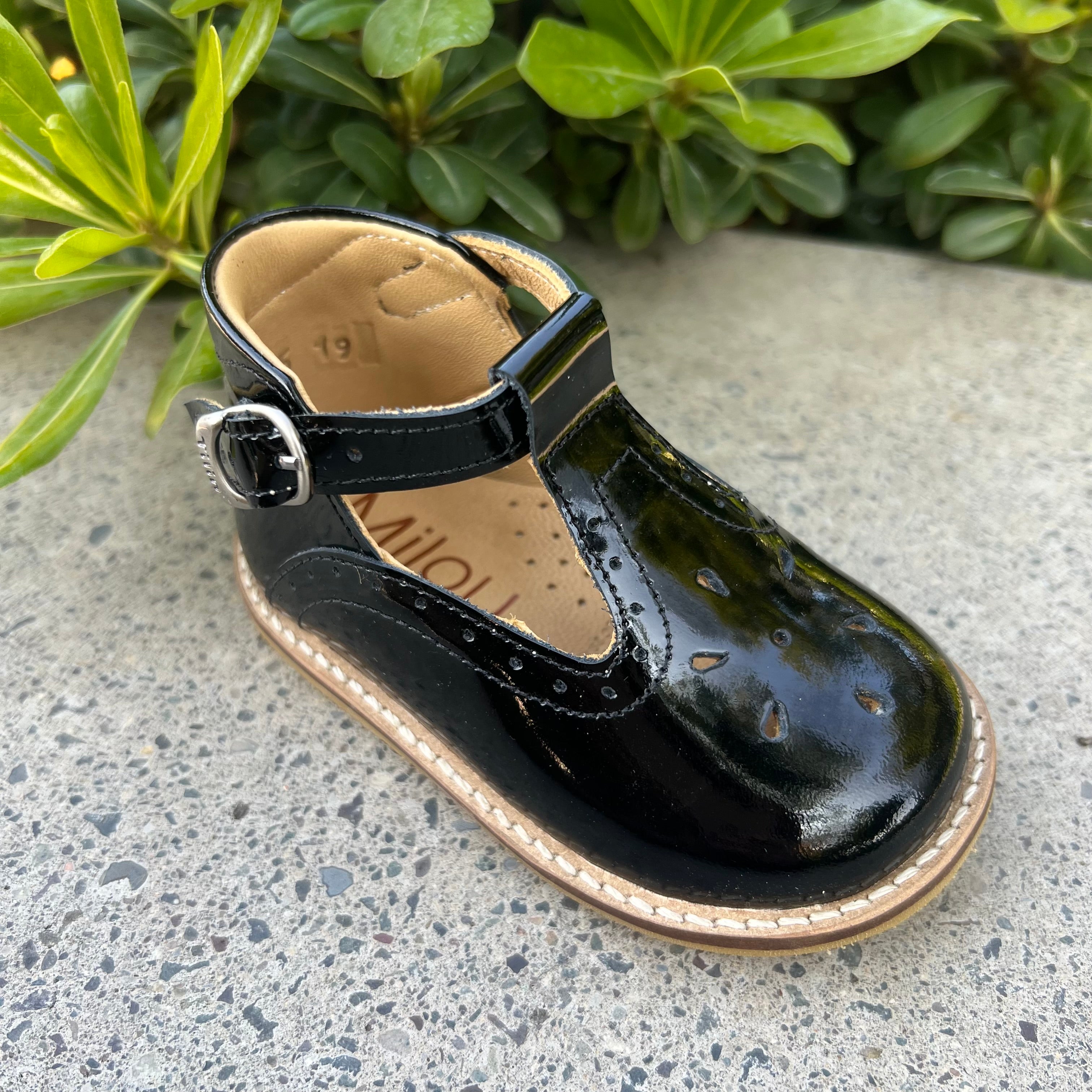 Zapato Alicia Charol Negro