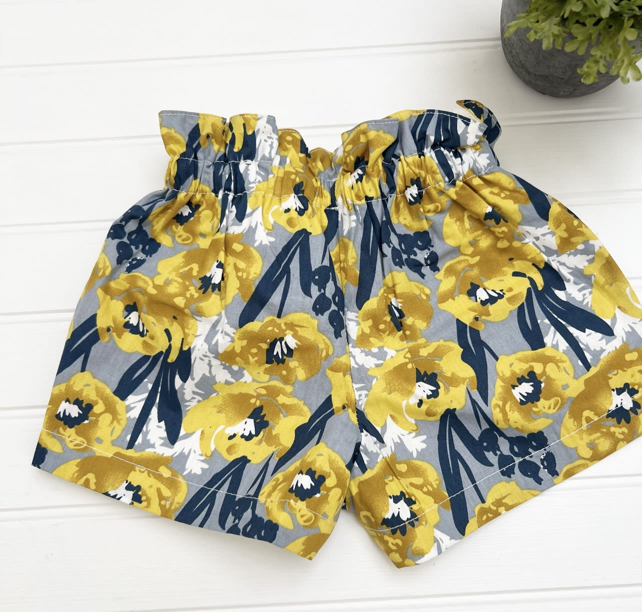 Short flores amarillo