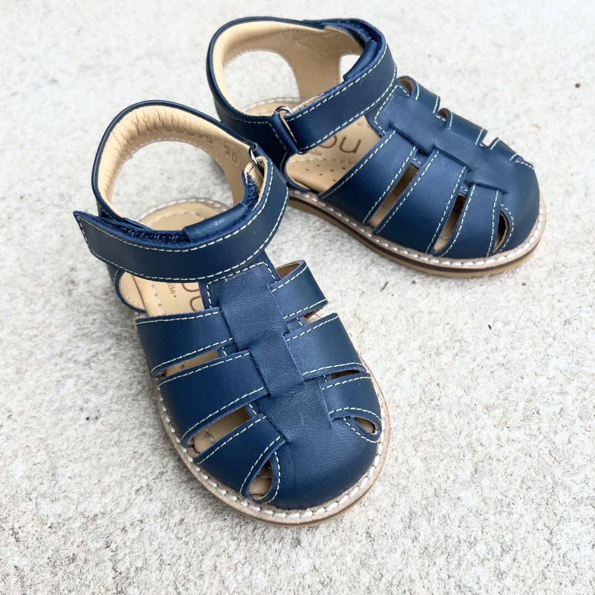 Chalita niño azul velcro