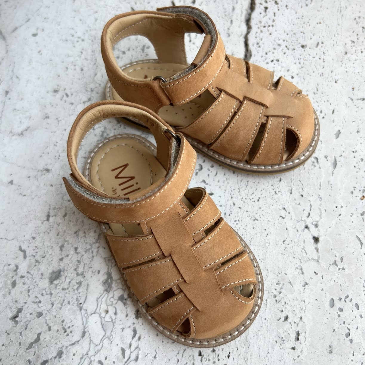 Chalita niño arena velcro