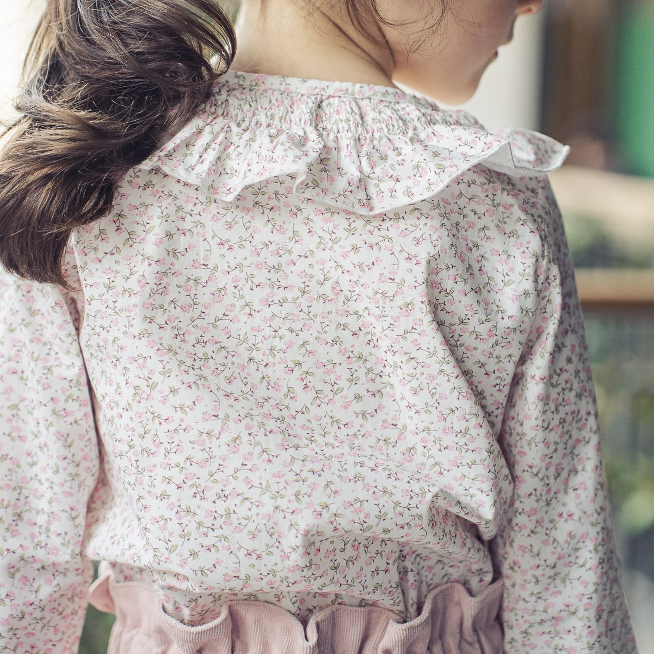 Blusa flores elasticada